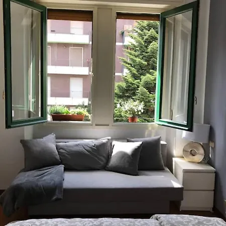 Private Close To The Metro